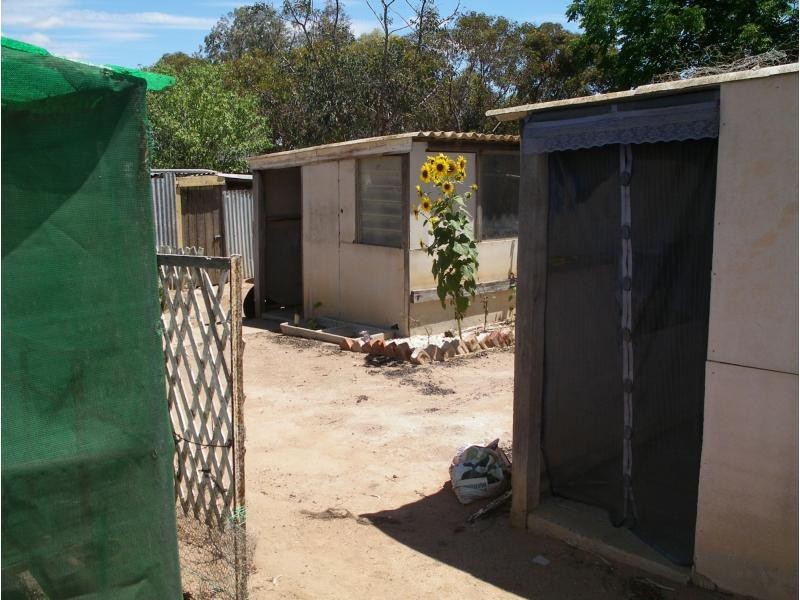 98 Hannon Street, Sea Lake VIC 3533