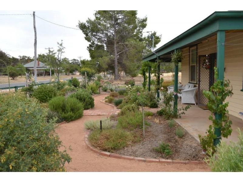 22 St Arnaud Road Road, Wedderburn VIC 3518