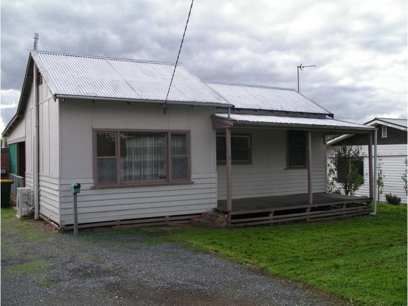 2 Racecourse Road, Wedderburn VIC 3518