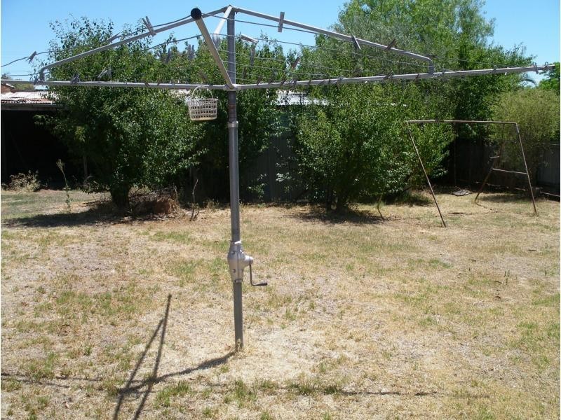 2 Racecourse Road, Wedderburn VIC 3518