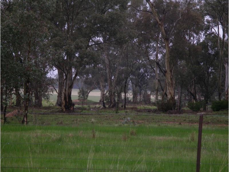 13 Stephens Road, Neilborough VIC 3570