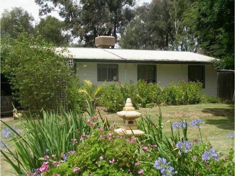 1 Vinnecombes Road, Calivil VIC 3573