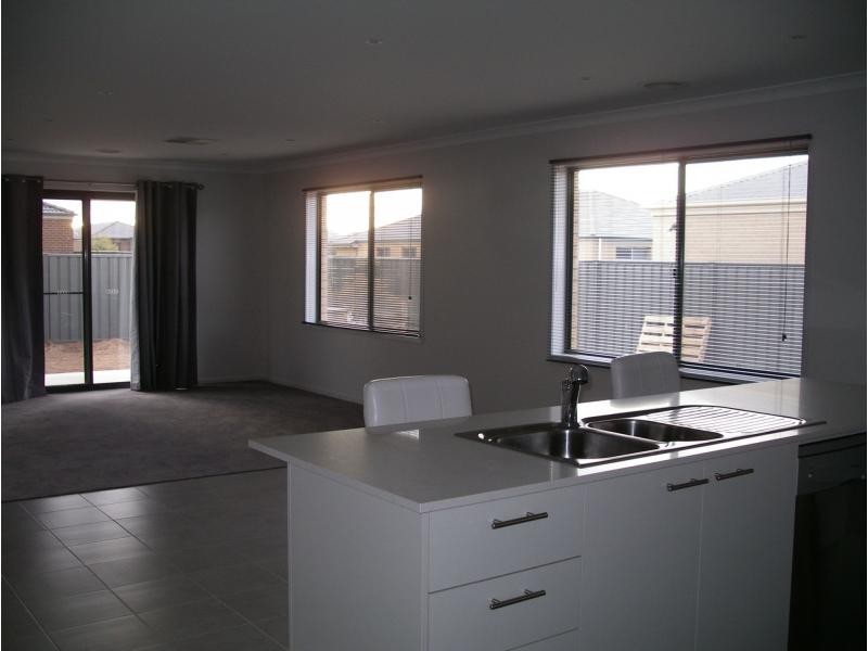 49 Greenfield Drive, Epsom VIC 3551