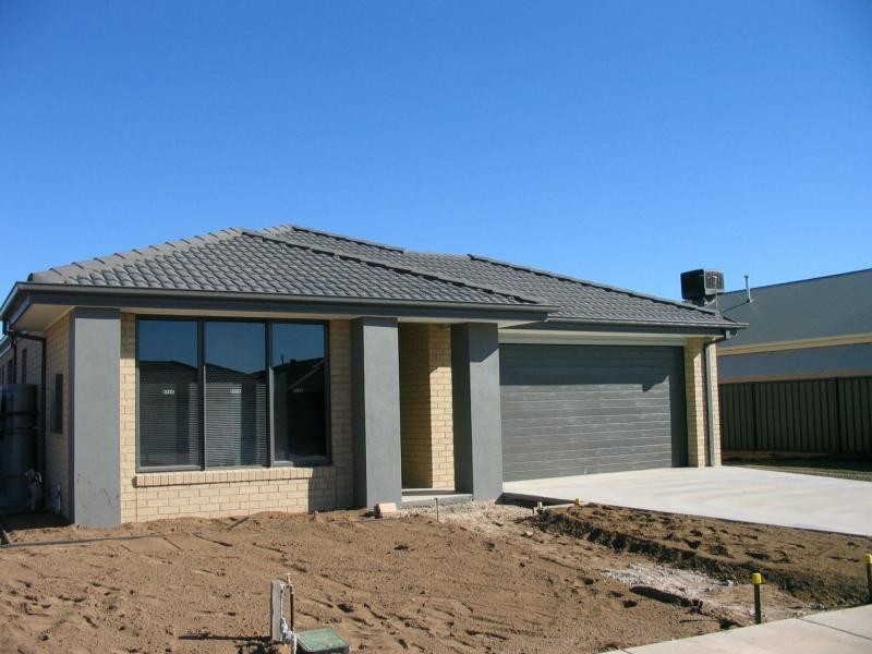 49 Greenfield Drive, Epsom VIC 3551