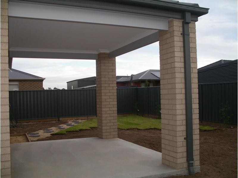 49 Greenfield Drive, Epsom VIC 3551