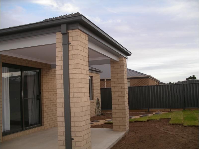 49 Greenfield Drive, Epsom VIC 3551