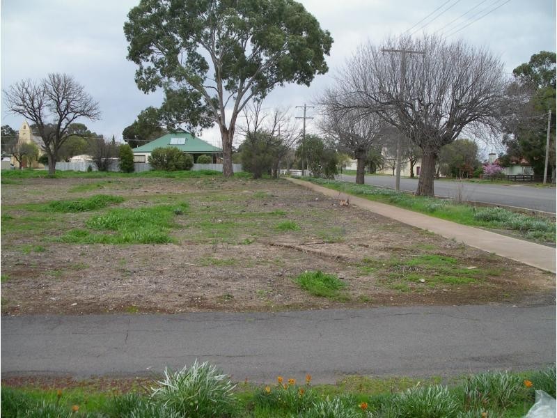 90 High Street, Wedderburn VIC 3518