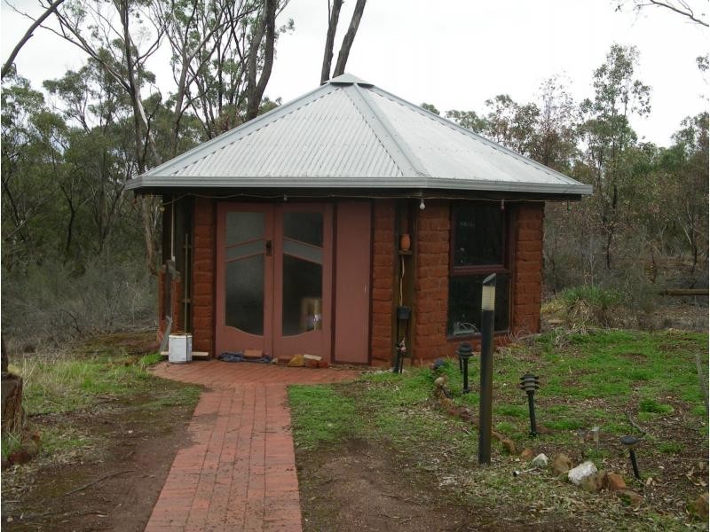 40 Coopers Lane, Wedderburn VIC 3518