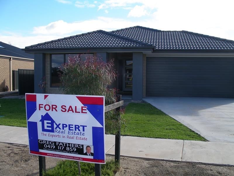 49 Greenfield Drive, Epsom VIC 3551