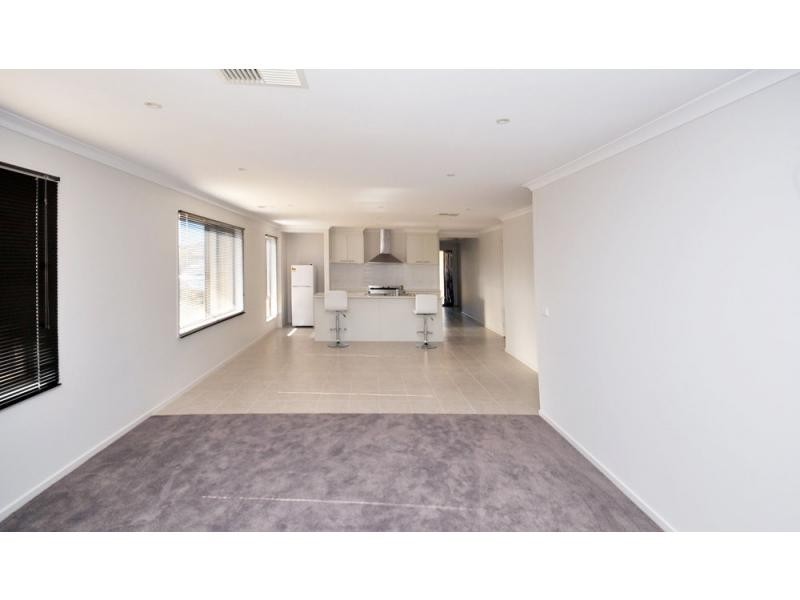 49 Greenfield. Drive, Epsom VIC 3551
