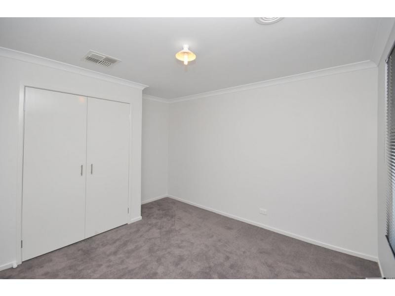49 Greenfield. Drive, Epsom VIC 3551