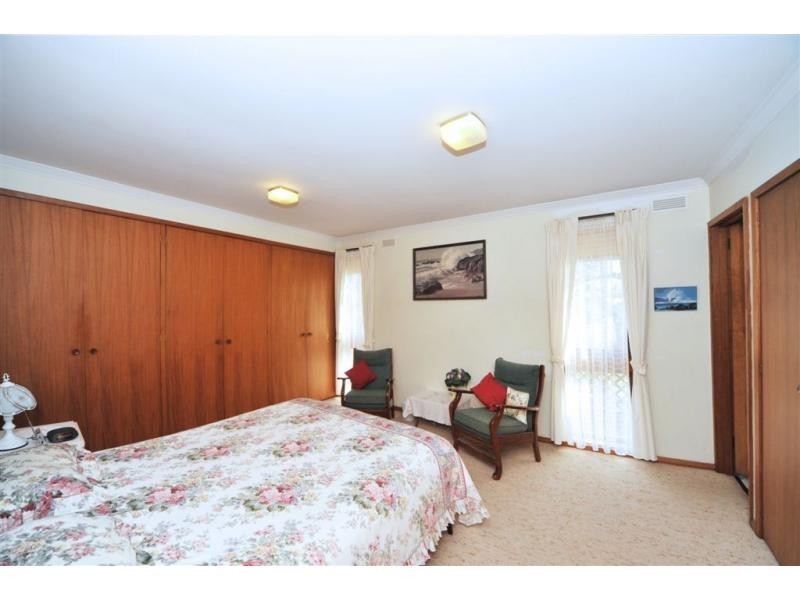7 McCalman Court, Strathdale VIC 3550