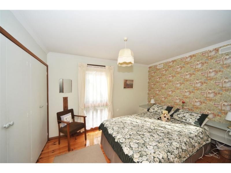 7 McCalman Court, Strathdale VIC 3550