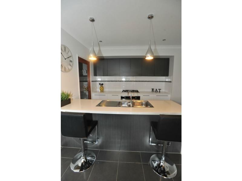 10 Perry Lane, Epsom VIC 3551