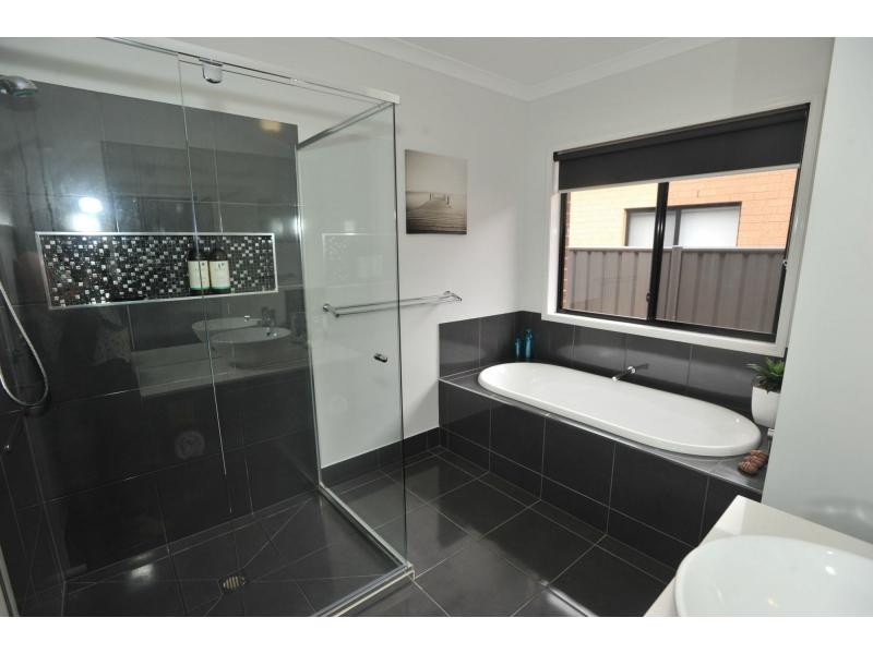 10 Perry Lane, Epsom VIC 3551