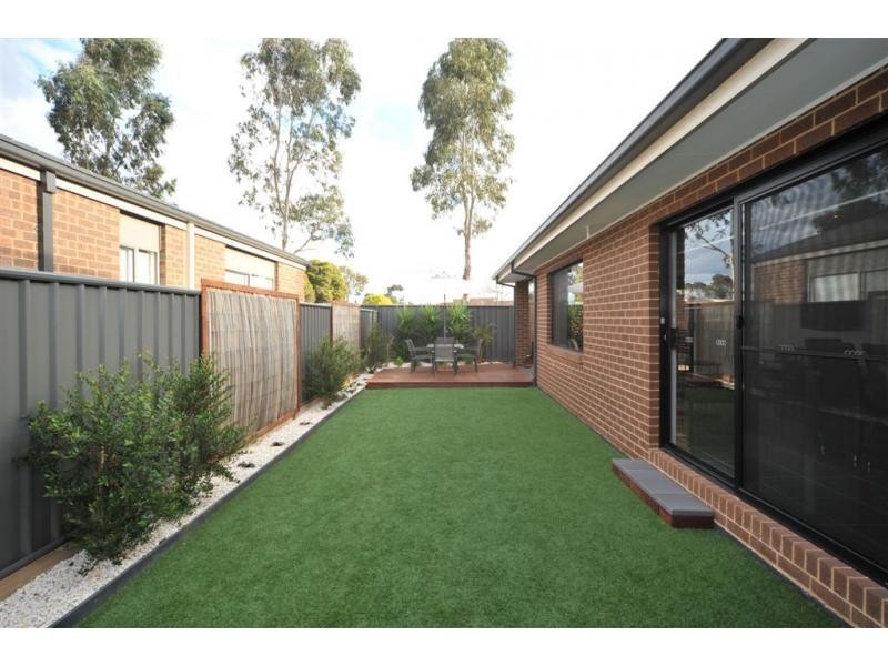 10 Perry Lane, Epsom VIC 3551