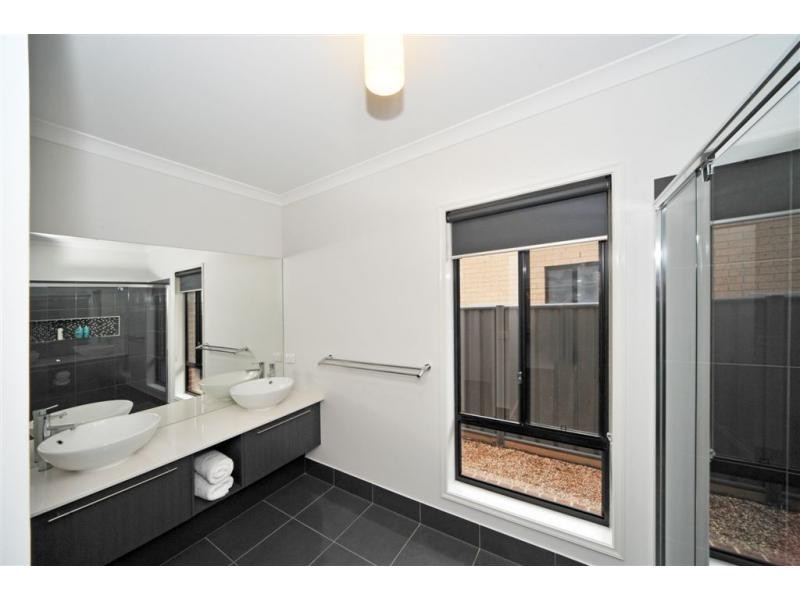 10 Perry Lane, Epsom VIC 3551