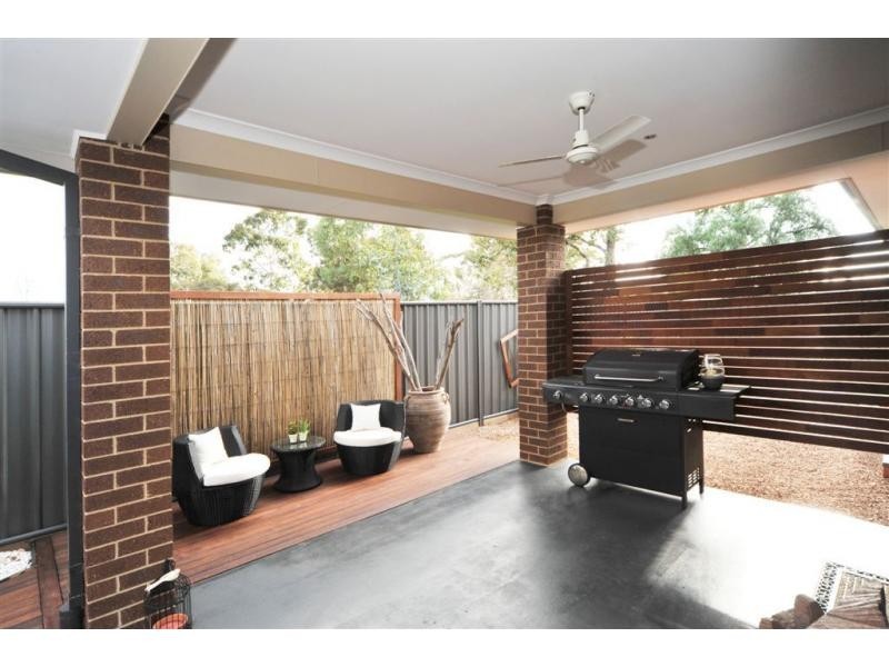 10 Perry Lane, Epsom VIC 3551