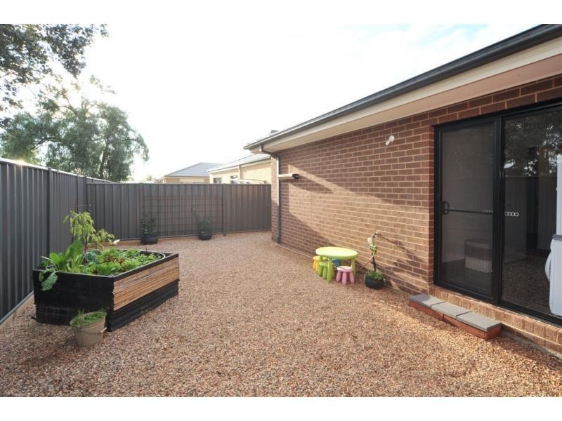 10 Perry Lane, Epsom VIC 3551