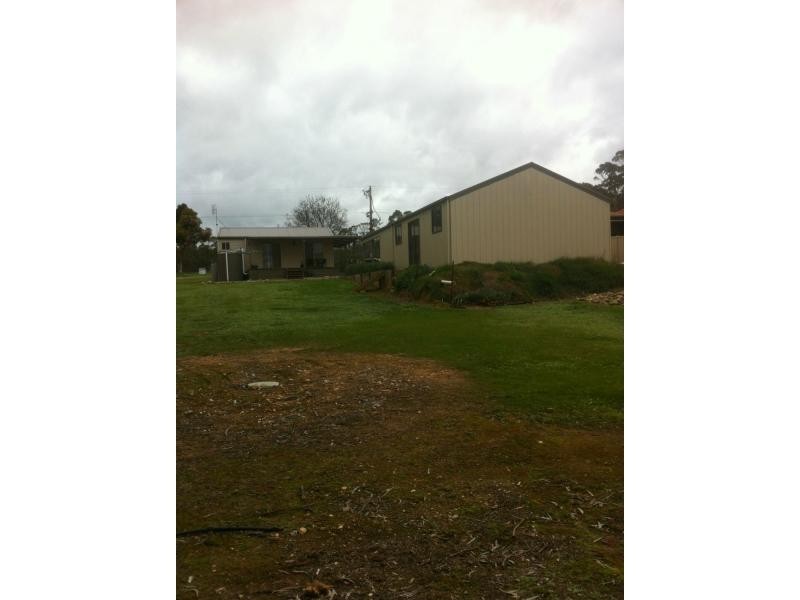 27 Ridge Street, Wedderburn VIC 3518