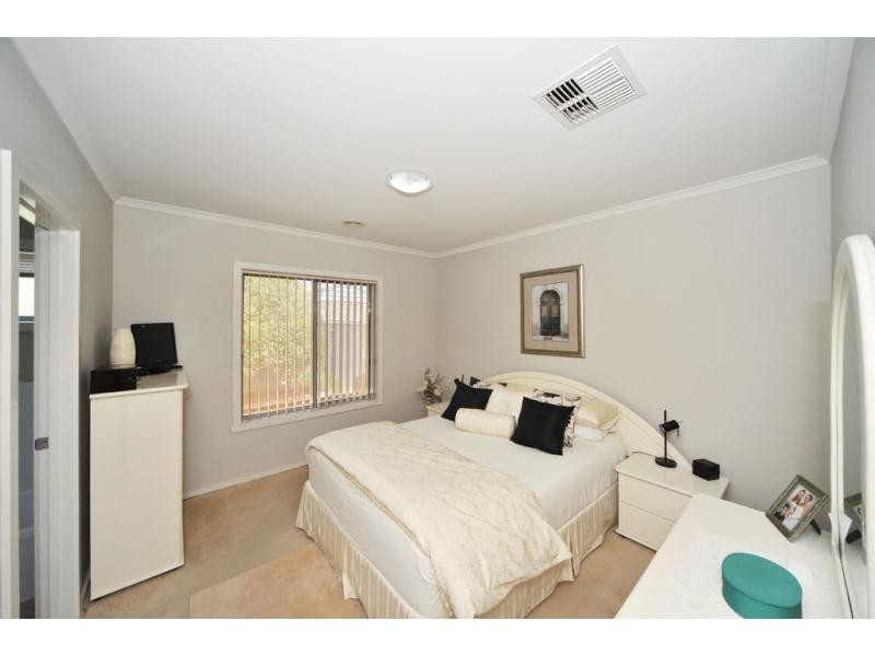 4/24 Alliance Avenue, Eaglehawk VIC 3556