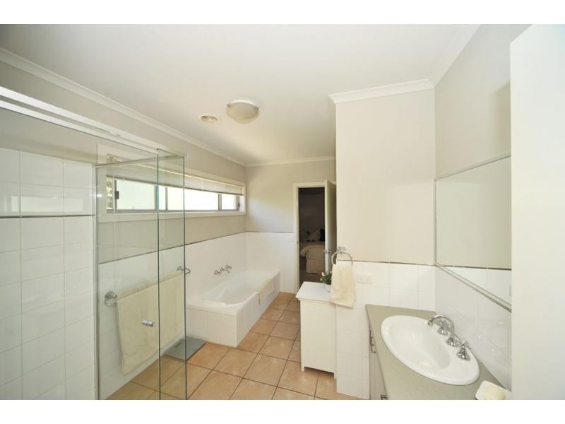 4/24 Alliance Avenue, Eaglehawk VIC 3556