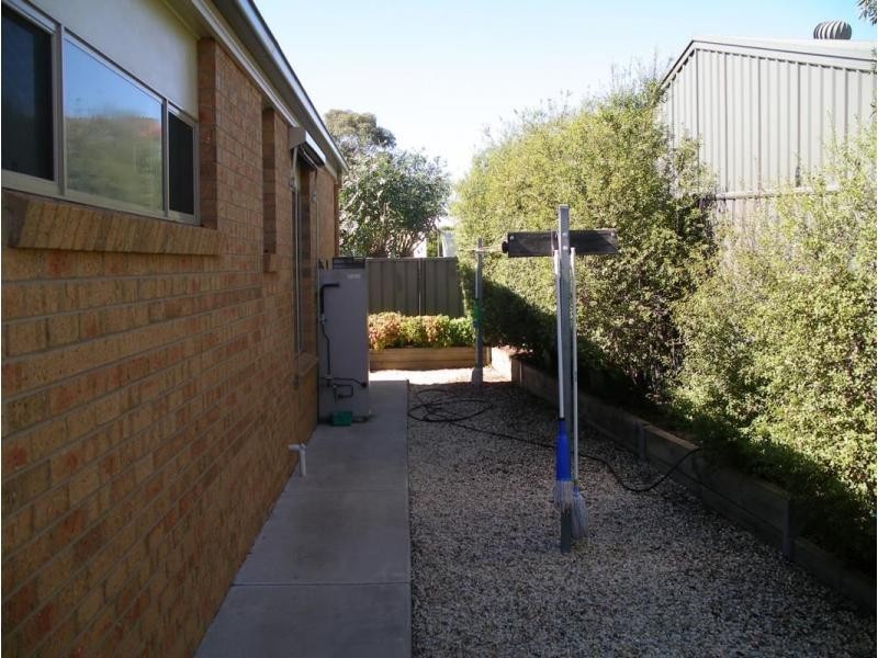 4/24 Alliance Avenue, Eaglehawk VIC 3556