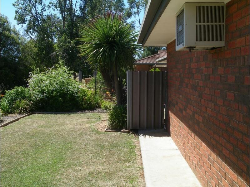 1/112 Hervey Street, Elmore VIC 3558