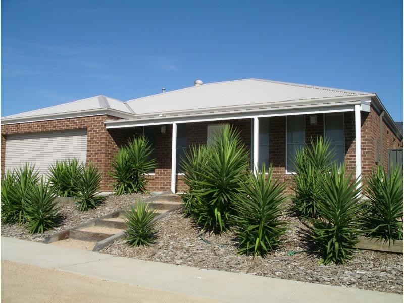 4 Barnbougle Place, Eaglehawk VIC 3556