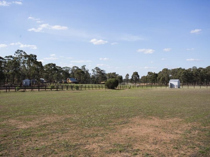 1451 Eaglehawk Neilborough Road, Neilborough VIC 3570