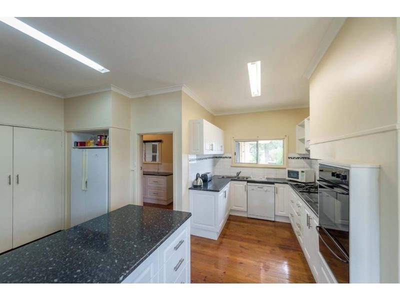 384 Eaglehawk Road, Eaglehawk VIC 3556