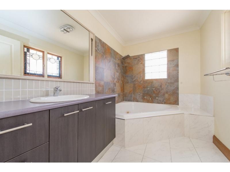 2 Watson Avenue, Eaglehawk VIC 3556