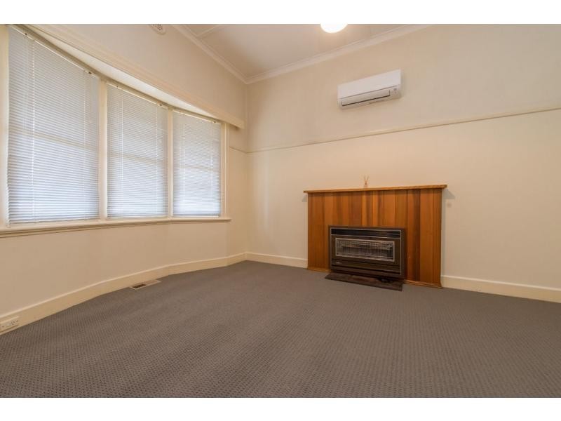 2 Watson Avenue, Eaglehawk VIC 3556