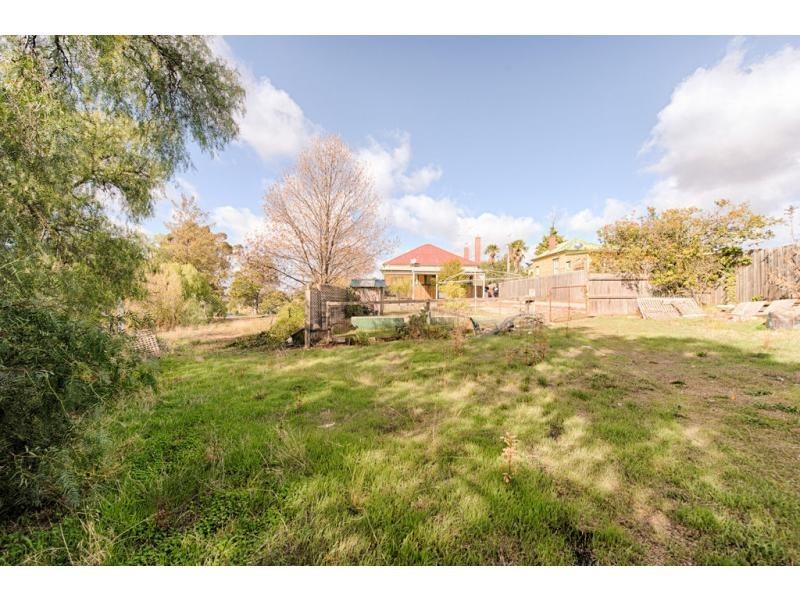 2 Watson Avenue, Eaglehawk VIC 3556