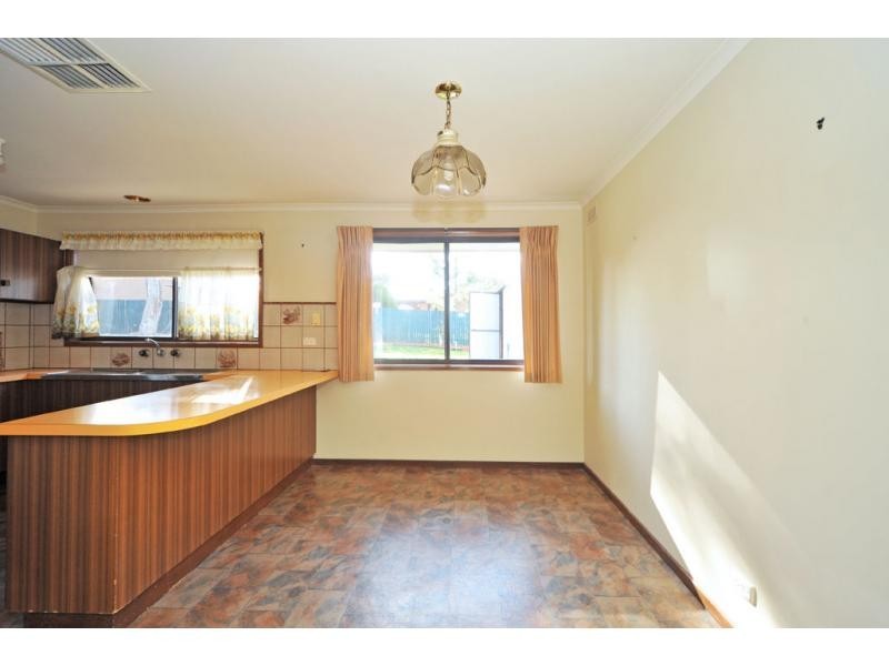 63 Gill Avenue, Eaglehawk VIC 3556