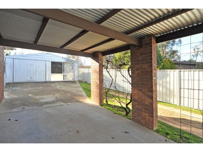 63 Gill Avenue, Eaglehawk VIC 3556