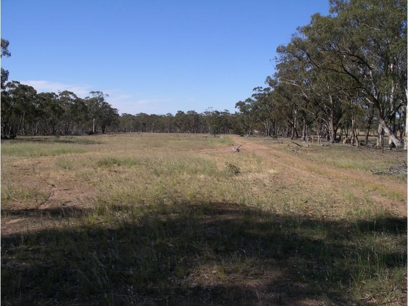 2500 Sunday Morning Hills Track, Glenalbyn VIC 3517