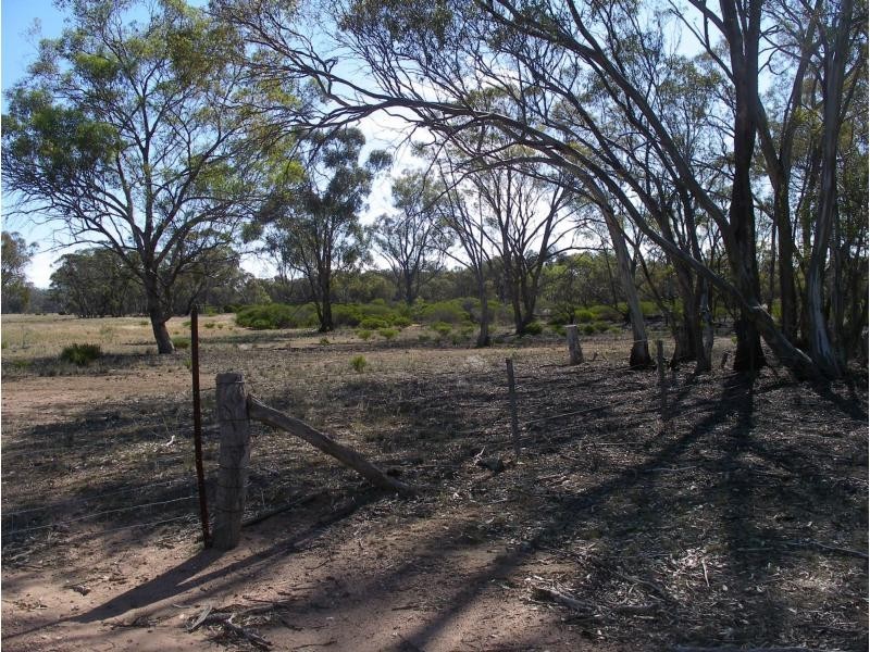 2500 Sunday Morning Hills Track, Glenalbyn VIC 3517