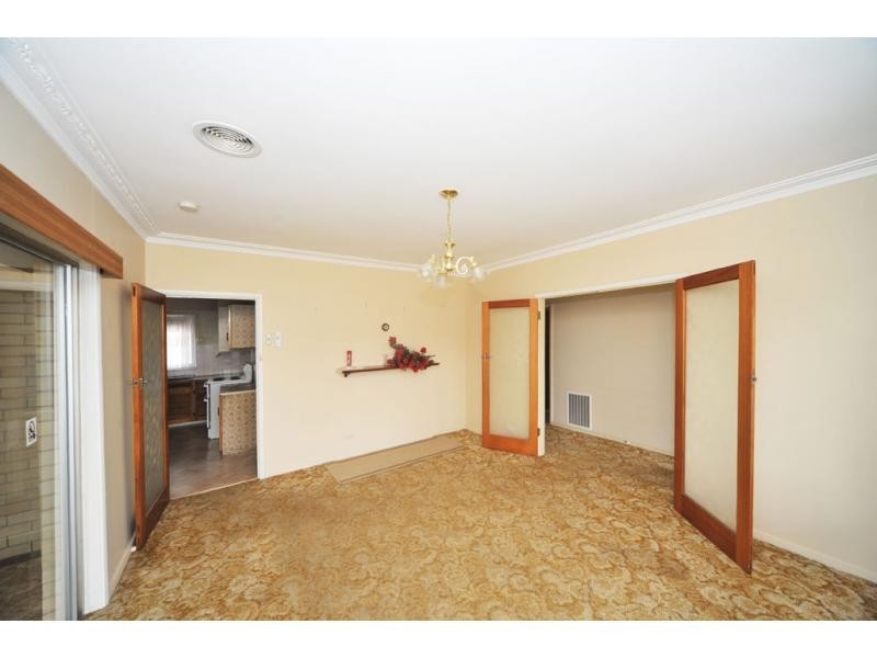 293 Mackenzie Street West, Kangaroo Flat VIC 3555