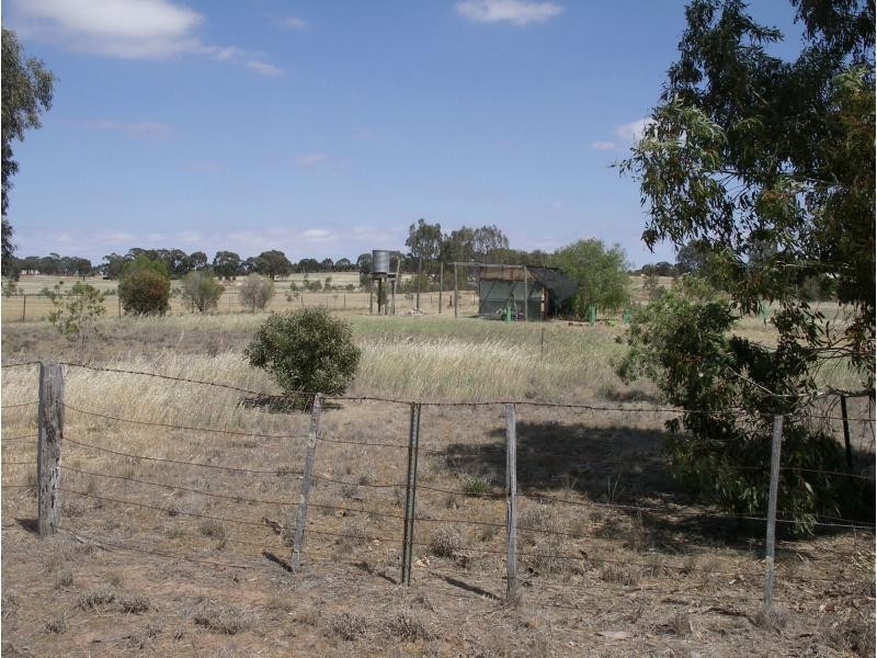 33 Angel Road, Neilborough VIC 3570