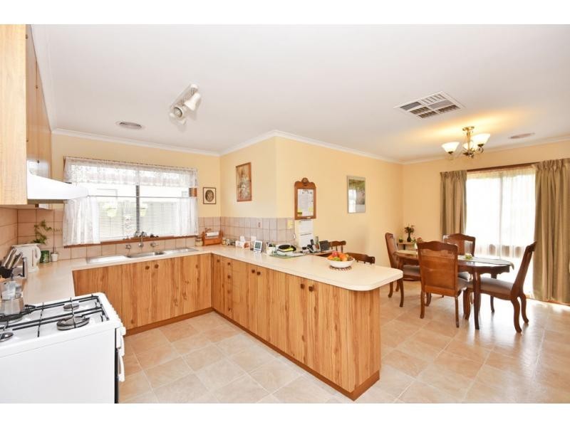 11 Leslie Street, Eaglehawk VIC 3556