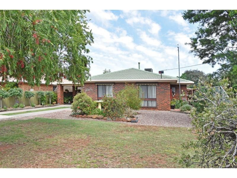 11 Leslie Street, Eaglehawk VIC 3556