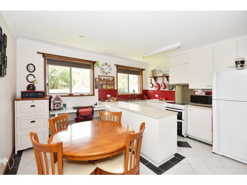 Unit 3/5704 Calder Highway, Kangaroo Flat VIC 3555