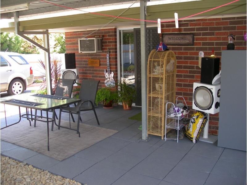 Unit 3/5704 Calder Highway, Kangaroo Flat VIC 3555