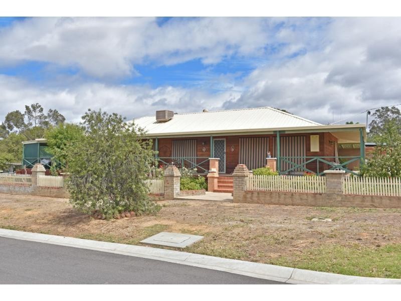 156 Simpsons Road, Eaglehawk VIC 3556