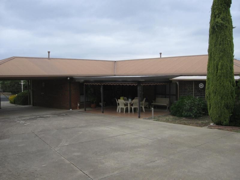 2 Paula Court, Kangaroo Flat VIC 3555