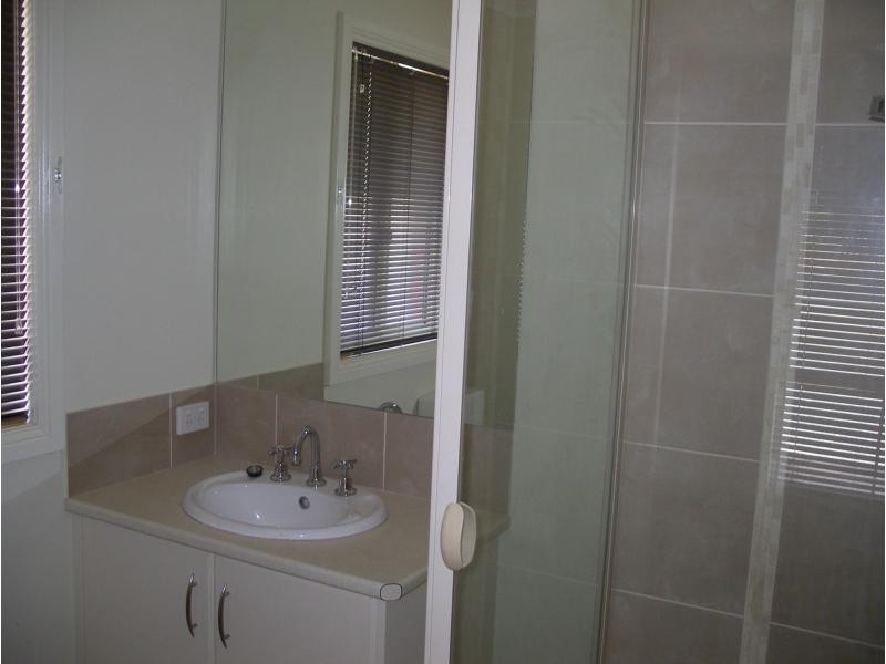 18 Racecourse Road, Wedderburn VIC 3518