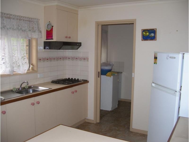 1/42 Crusoe Road, Kangaroo Flat VIC 3555