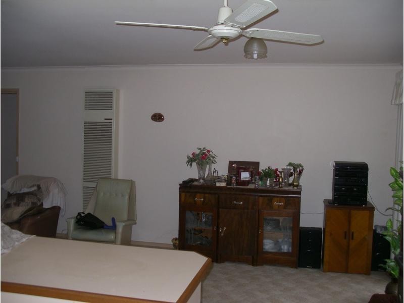 1/42 Crusoe Road, Kangaroo Flat VIC 3555