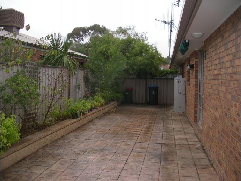 1/42 Crusoe Road, Kangaroo Flat VIC 3555